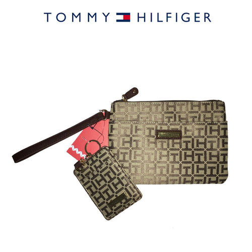 Tommy Cartera con tarjetero